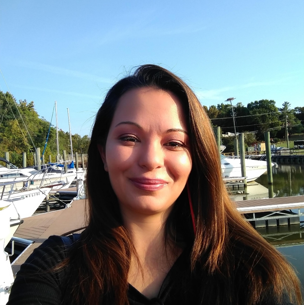 Meet your Posher, Adelina